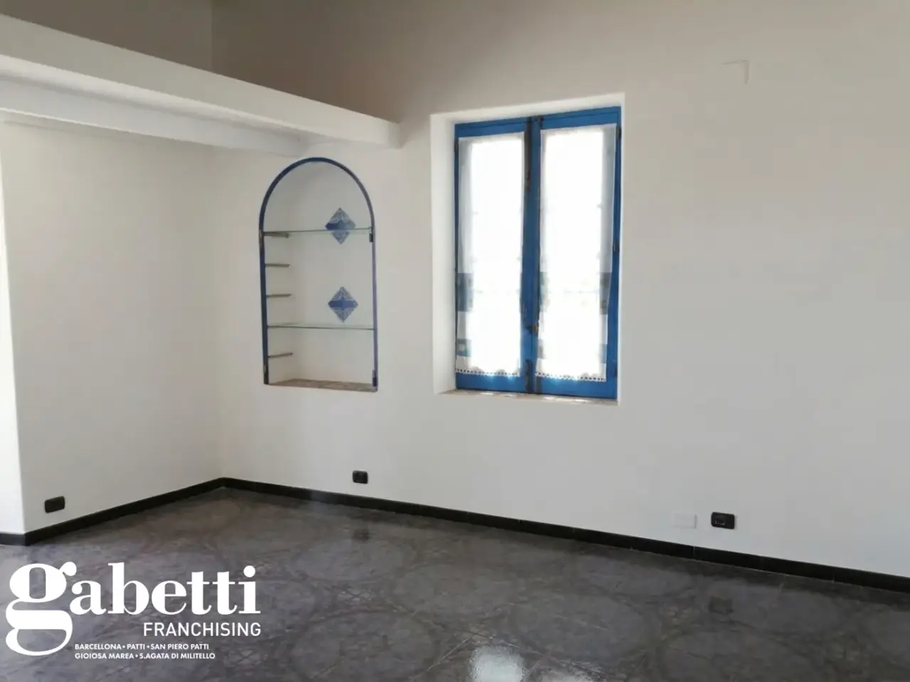 Negozio in Piazza S. Vincenzo 2, Lipari, {3} - Foto 1
