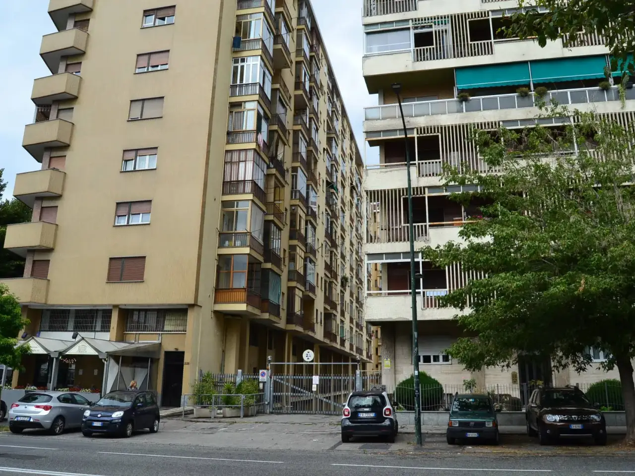Magazzino in Via Ventimiglia 226/a, Torino, {3} - Foto 2