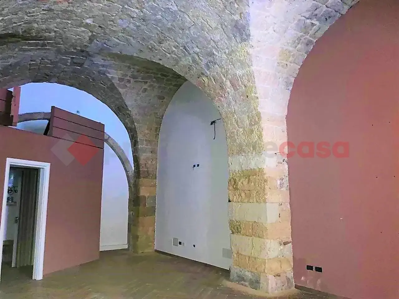 Esercizio commerciale in Via Amalfitania 2, Siracusa, {3} - Foto 2