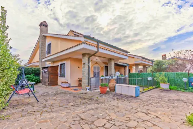 Villa in Via Civitavecchia 123, Manziana - Foto 1