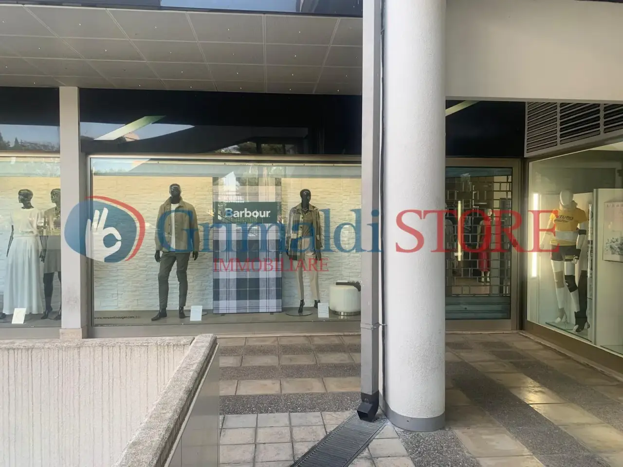 Negozio in Via Pacinotti 19, Campi Salentina, {3} - Foto 1