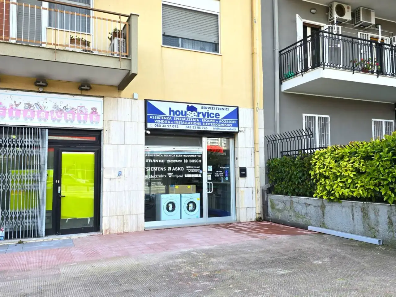 Negozio in Via Camillo Rosalba 18/a, Bari, {3} - Foto 2