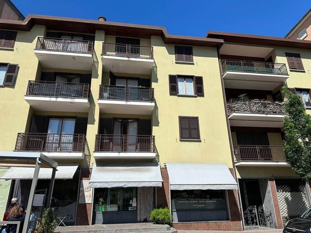 4-room flat in Viale Tommaso Ambrosetti, Morbegno - Photo 1