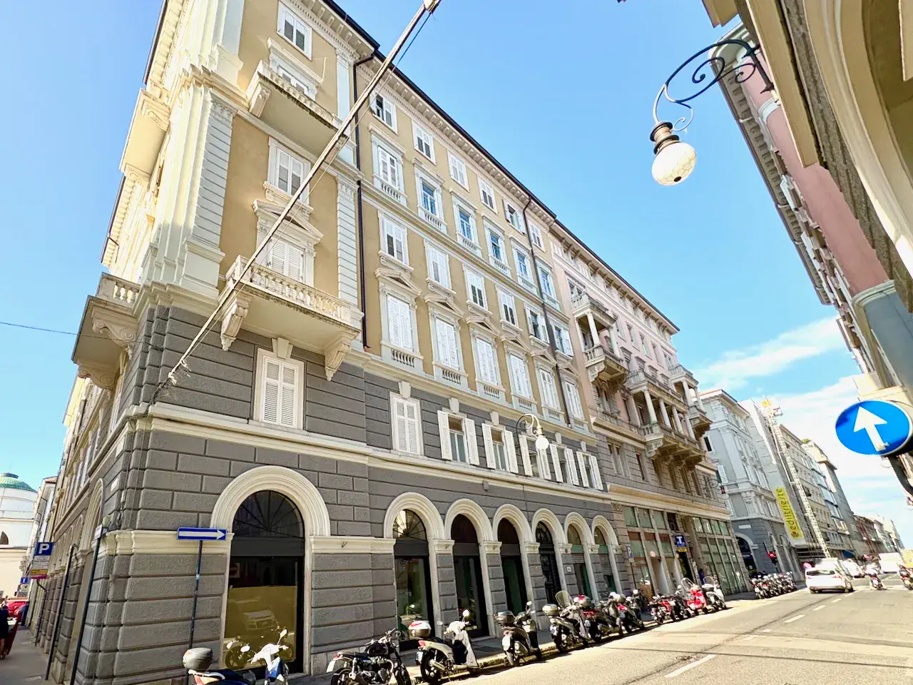 Negozio in Via della Zonta 8, Trieste, {3} - Foto 2