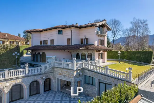 Mansion in Via Intra Premeno,, Verbania - Photo 1