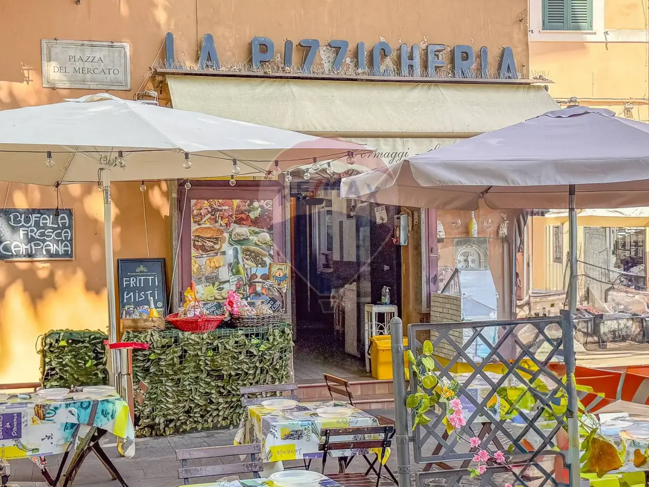 Esercizio commerciale in Piazza del Mercato 12, Frascati, {3} - Foto 1