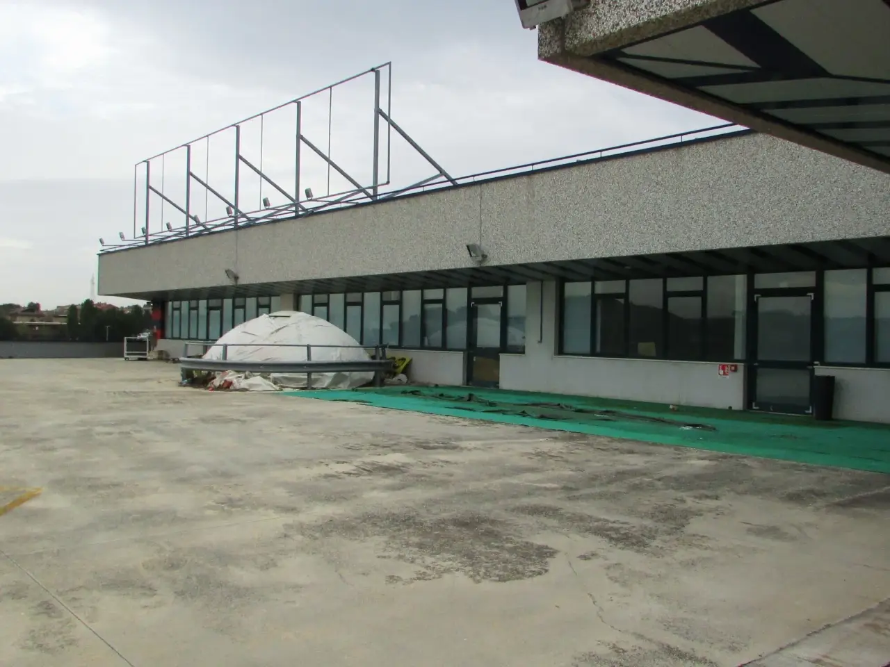 Palazzina commerciale in Via Luigi Einudi, Civitanova Marche, {3} - Foto 1