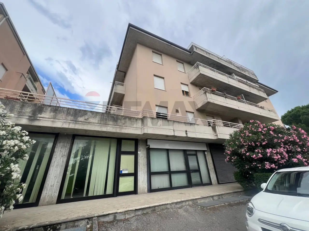 Negozio in Via Olaf Palme 112, Bastia Umbra, {3} - Foto 1
