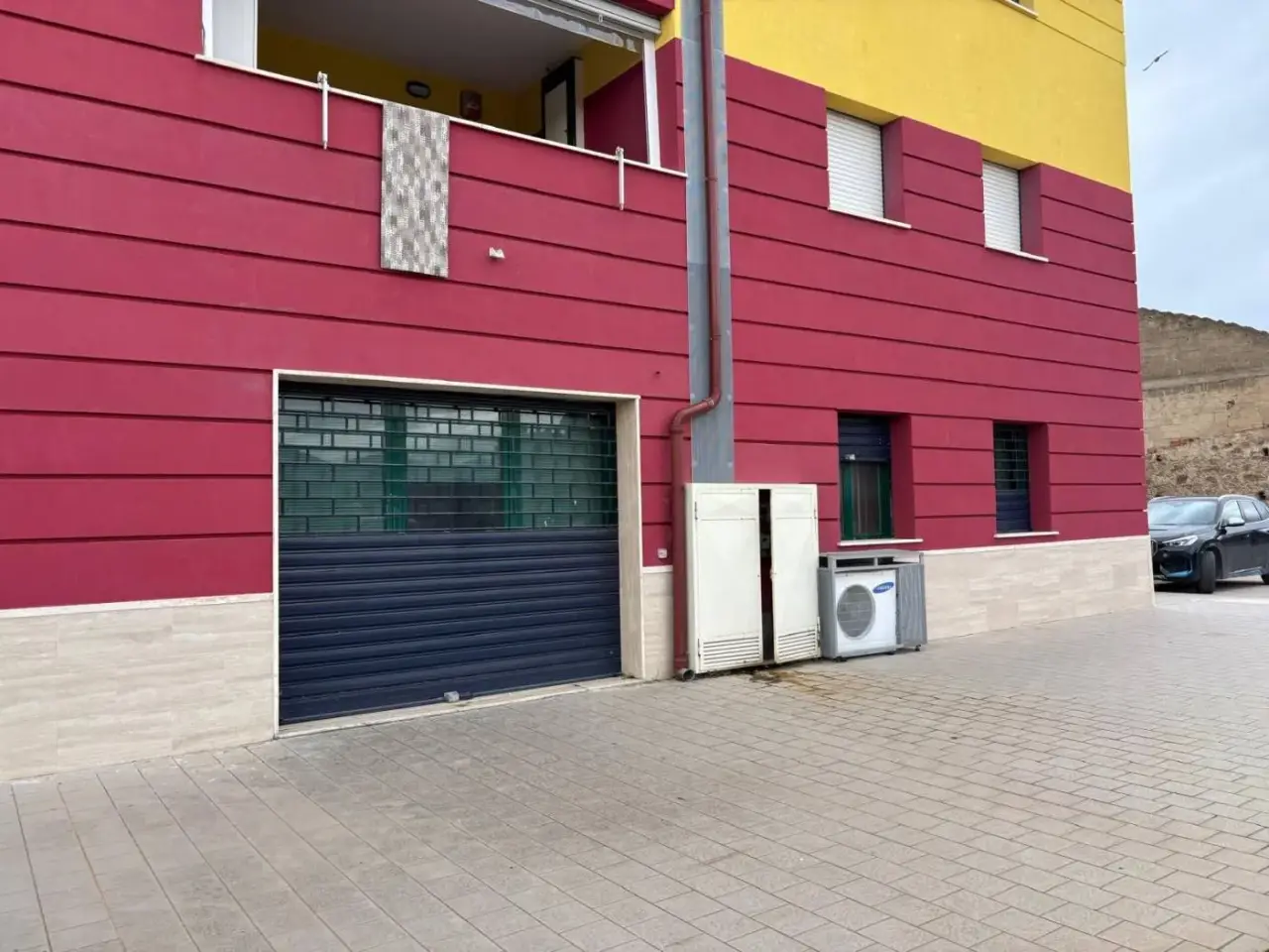 Locale commerciale in Via Luigi Vanvitelli 13, Battipaglia, {3} - Foto 1