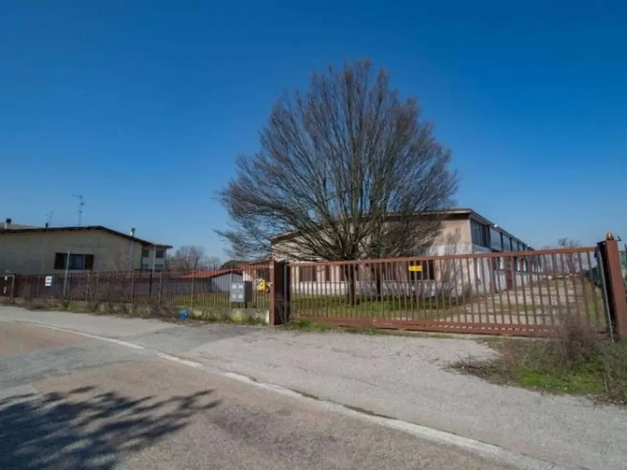 Capannone in Via Mulino Vecchio 113, Cerano, {3} - Foto 1