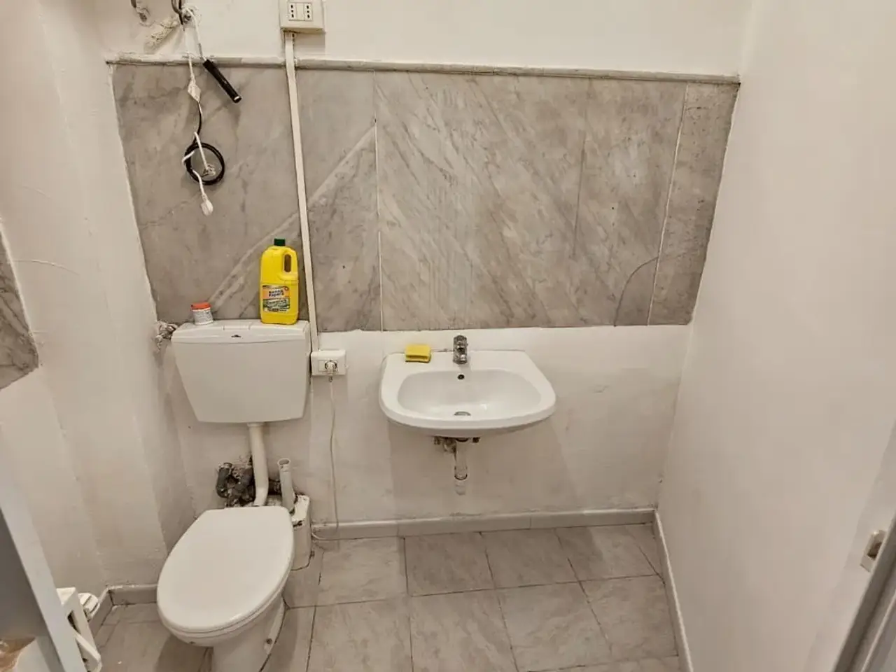 Palazzina commerciale in Via Giovanni Tommaso Invrea 46, Genova, {3} - Foto 1