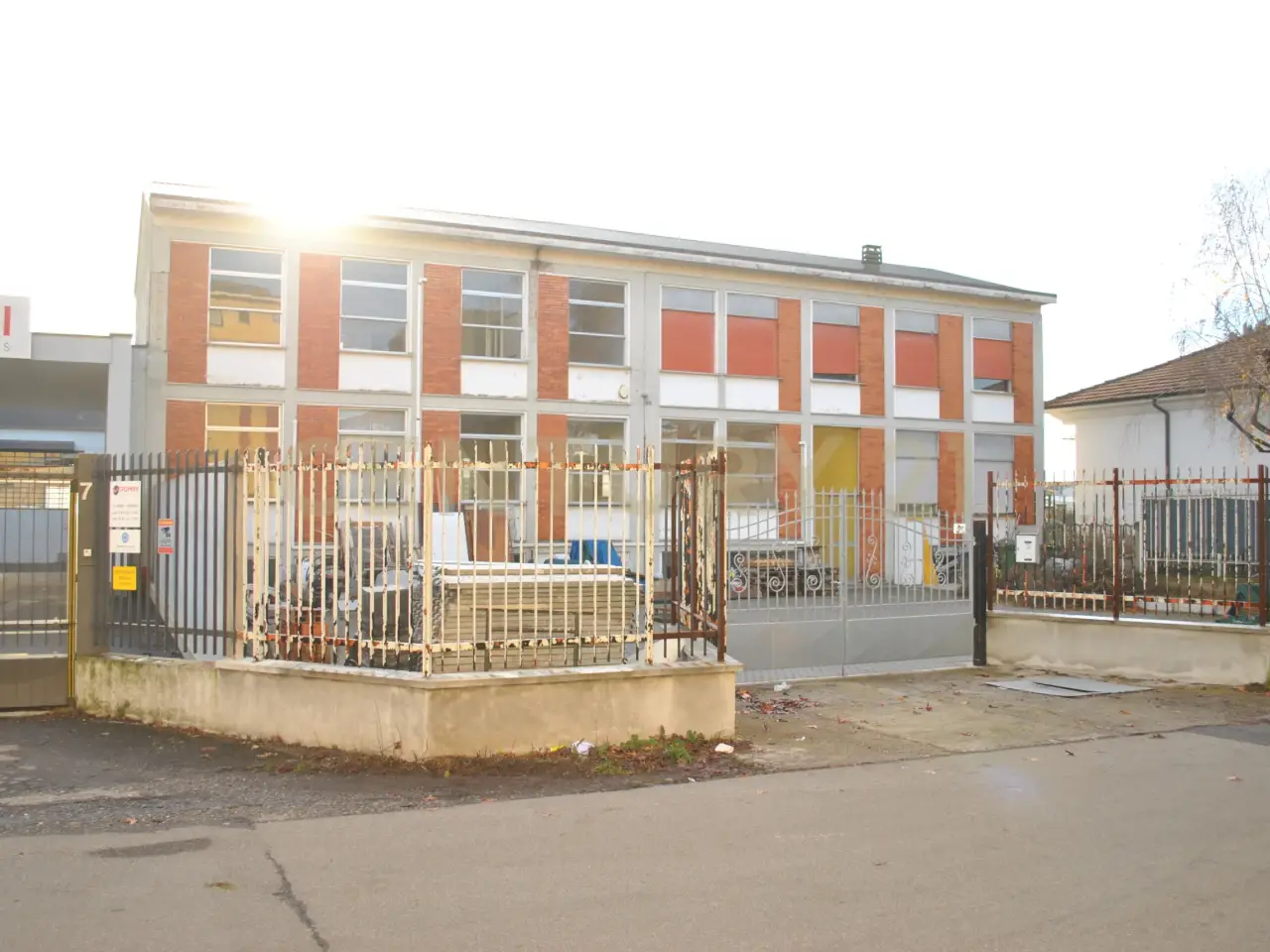 Palazzina commerciale in Via Pontida 9, Rescaldina, {3} - Foto 1