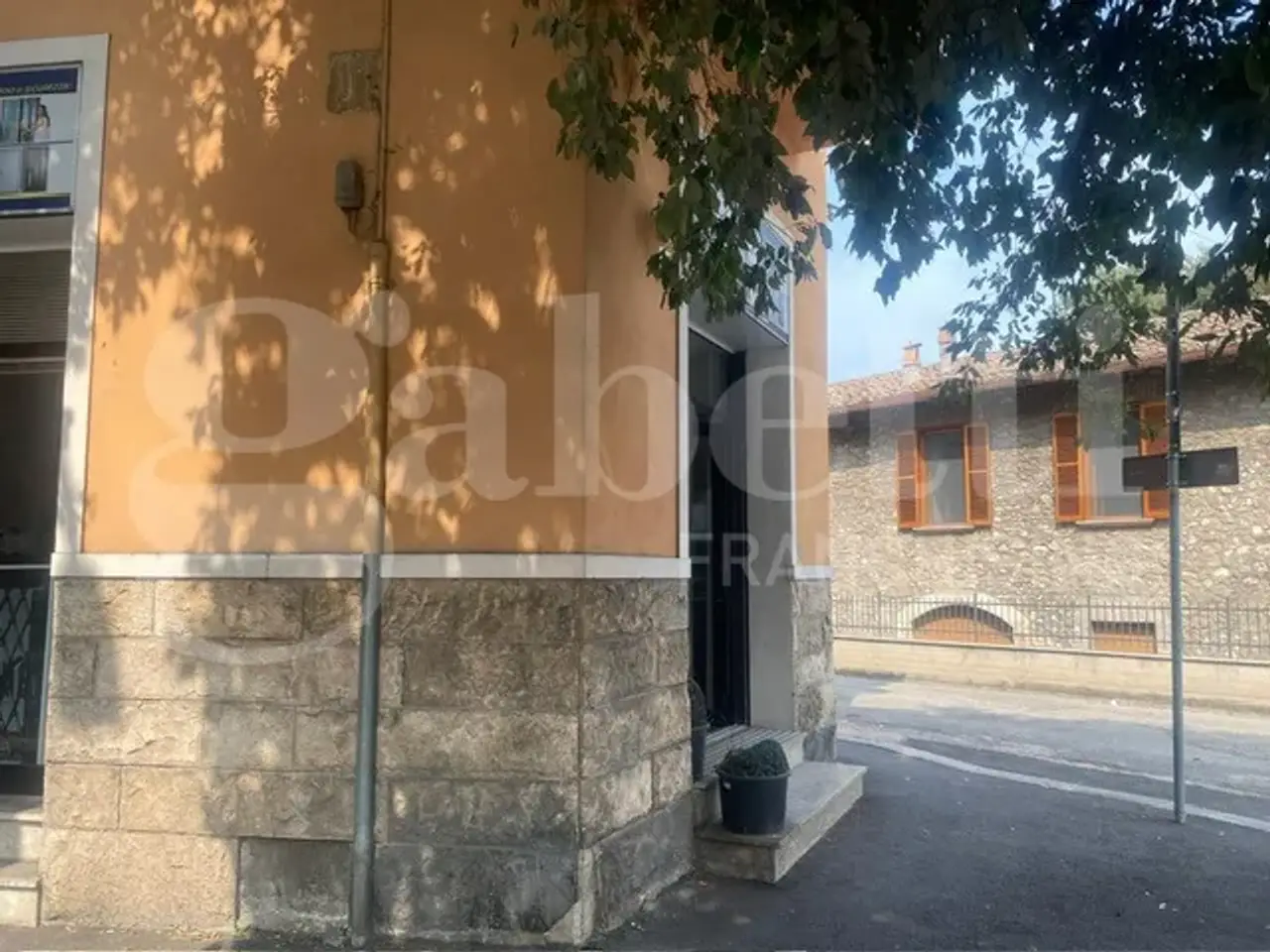Negozio in Via Curio Dentato, Possibilità di Locazione, Terni, {3} - Foto 1