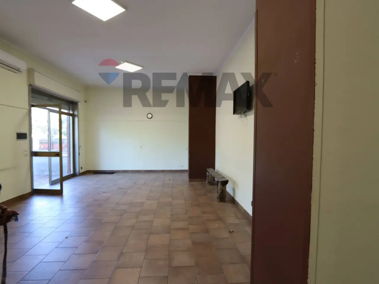 Negozio in Via dei Vespri Siciliani 2, Linguaglossa, {3} - Foto 2