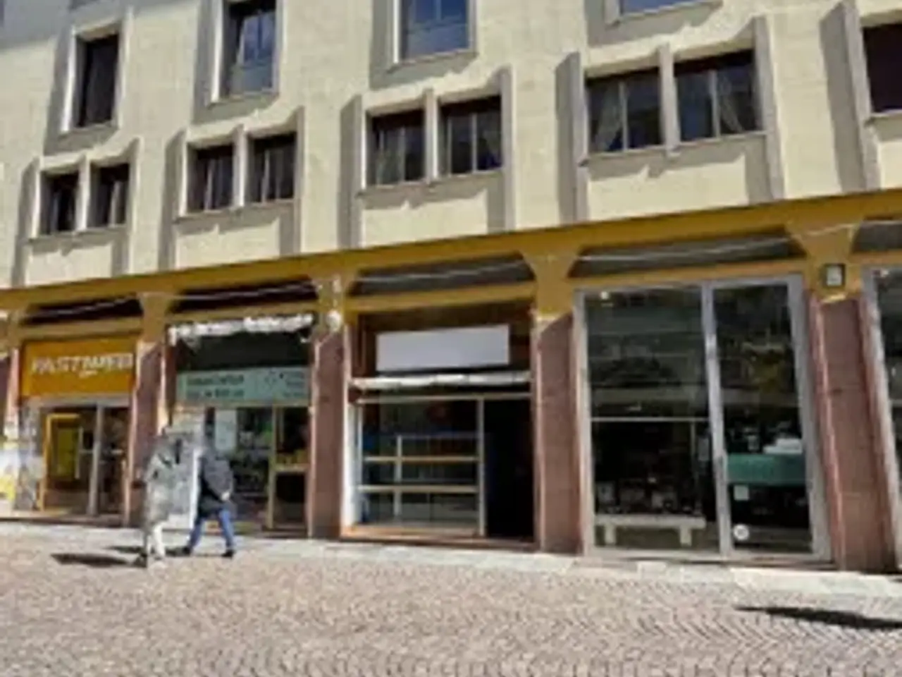 Negozio in Via Italia 12f, Biella, {3} - Foto 1