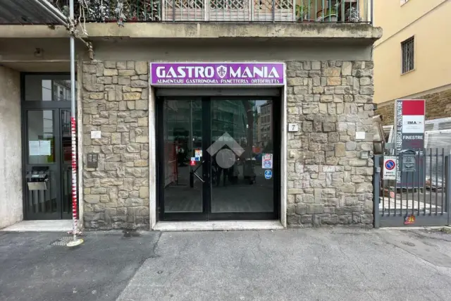 Geschäft in Viale Eleonora Duse 7, Firenze - Foto 1