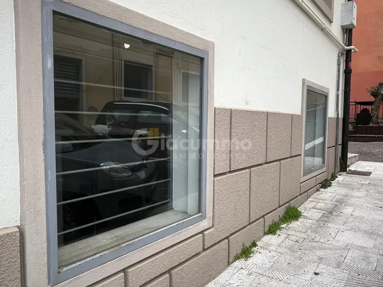 Palazzina commerciale in Via Orazio Petruccelli 20, Potenza, {3} - Foto 2