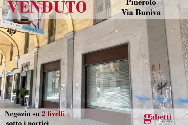 Negozio in Via Buniva 66, Pinerolo - Foto 1