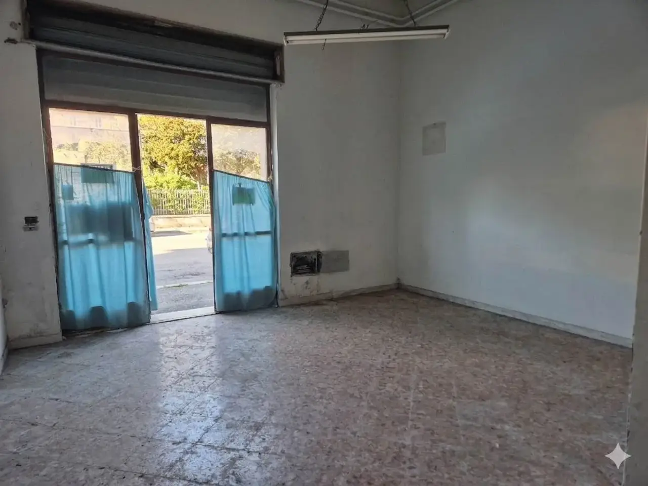 Magazzino in Via I Traversa S. Clemente, Nocera Superiore, {3} - Foto 1