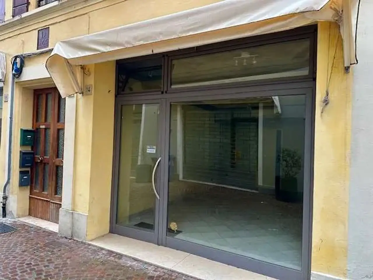 Negozio in Via Castelfidardo  14, Mirandola, {3} - Foto 2