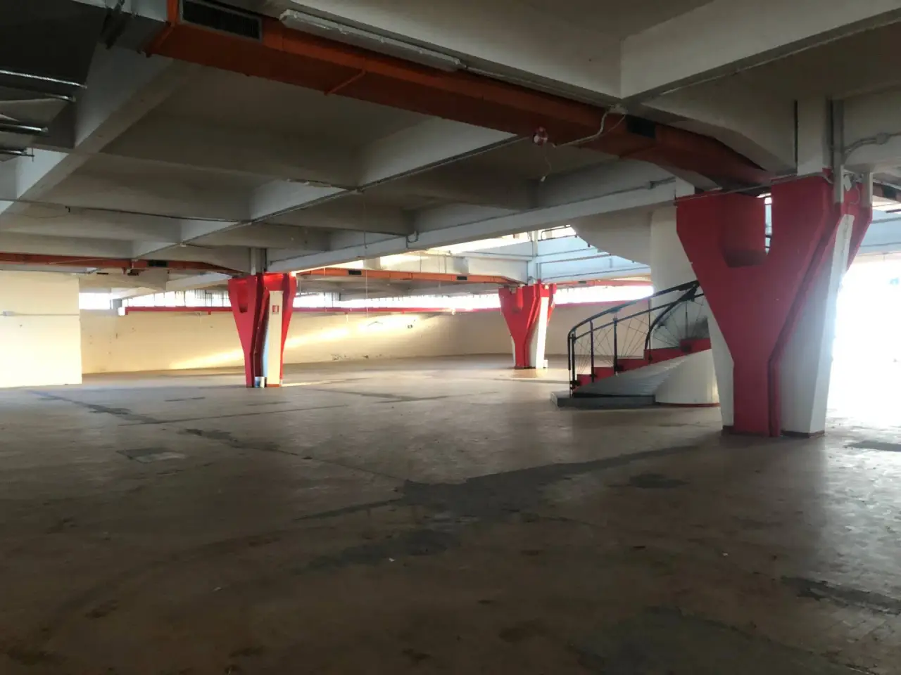 Esercizio commerciale in Via Tosco Romagnola Snc, Pontedera, {3} - Foto 1