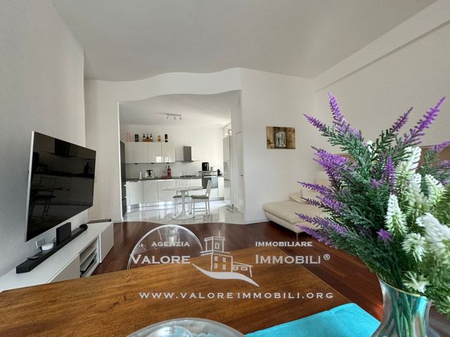 3-room flat in Via Carlo Meyer, Livorno - Photo 1