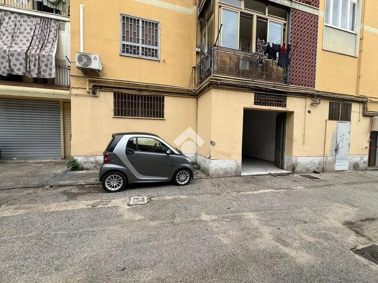 Magazzino in Via Virginia Woolf 14, Napoli, {3} - Foto 2