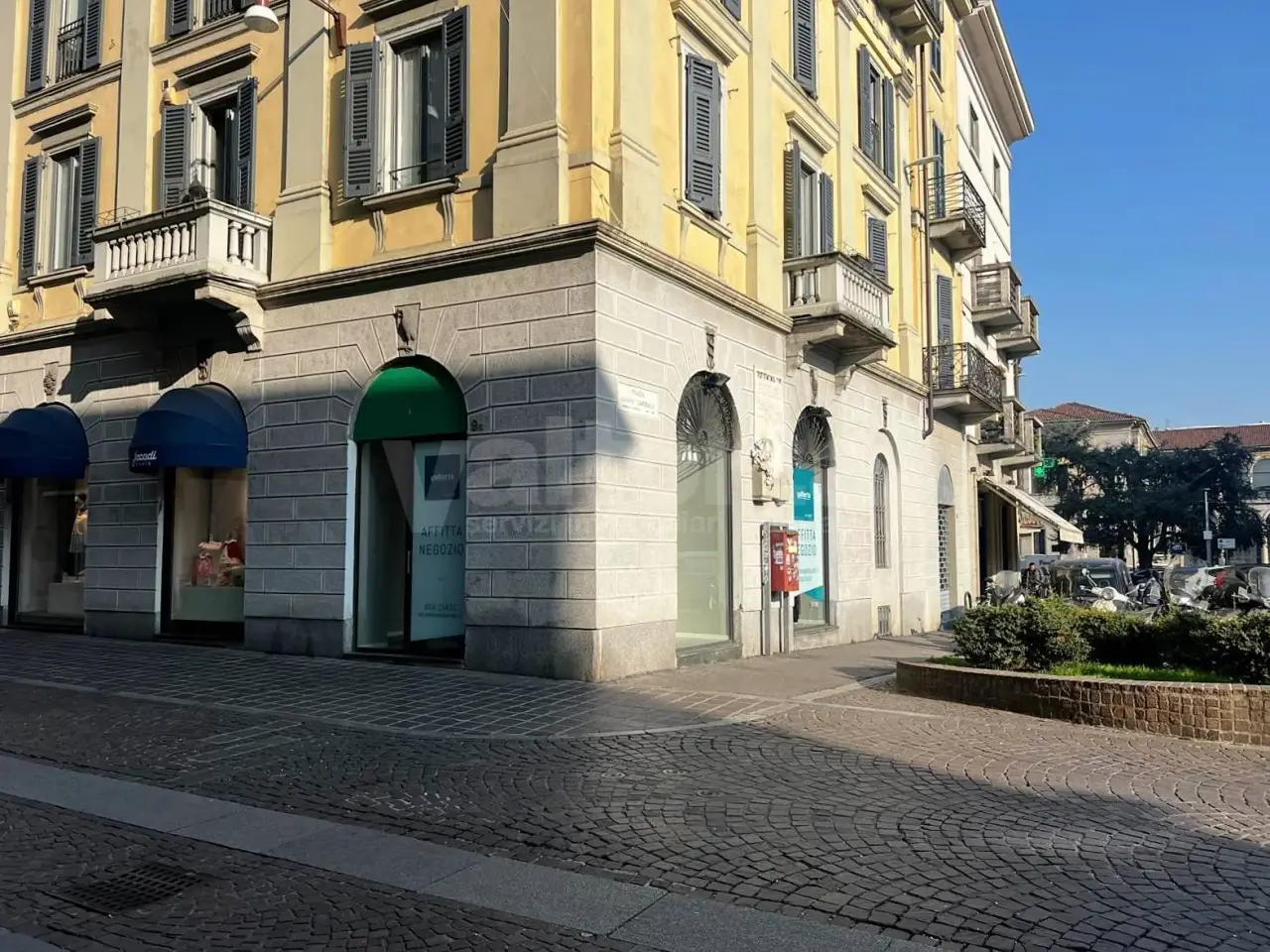 Negozio in Via Vittorio Emanuele 9, Monza, {3} - Foto 2