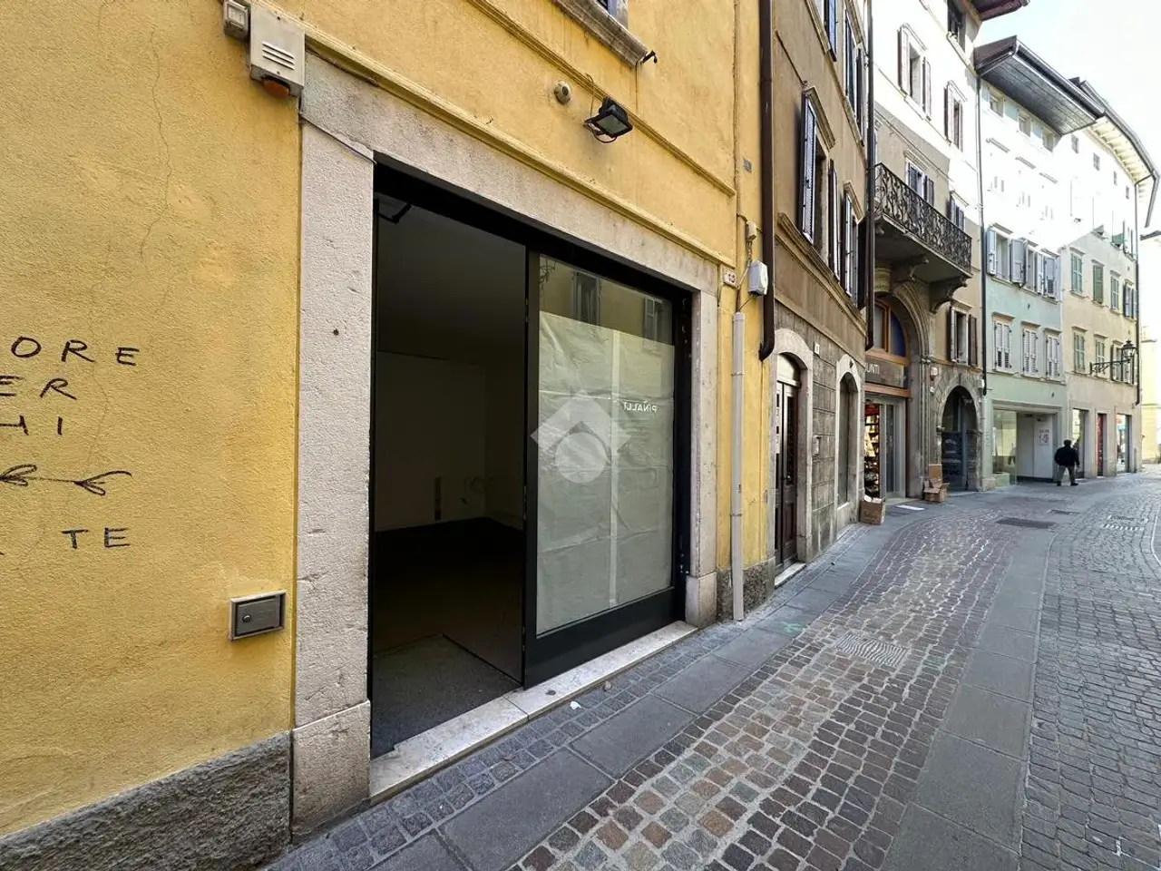 Negozio in Via Giuseppe Garibaldi 19, Rovereto, {3} - Foto 1