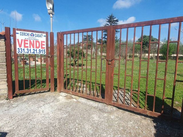 Terreno edificabile in Via Monte San Martino, Nettuno - Foto 1