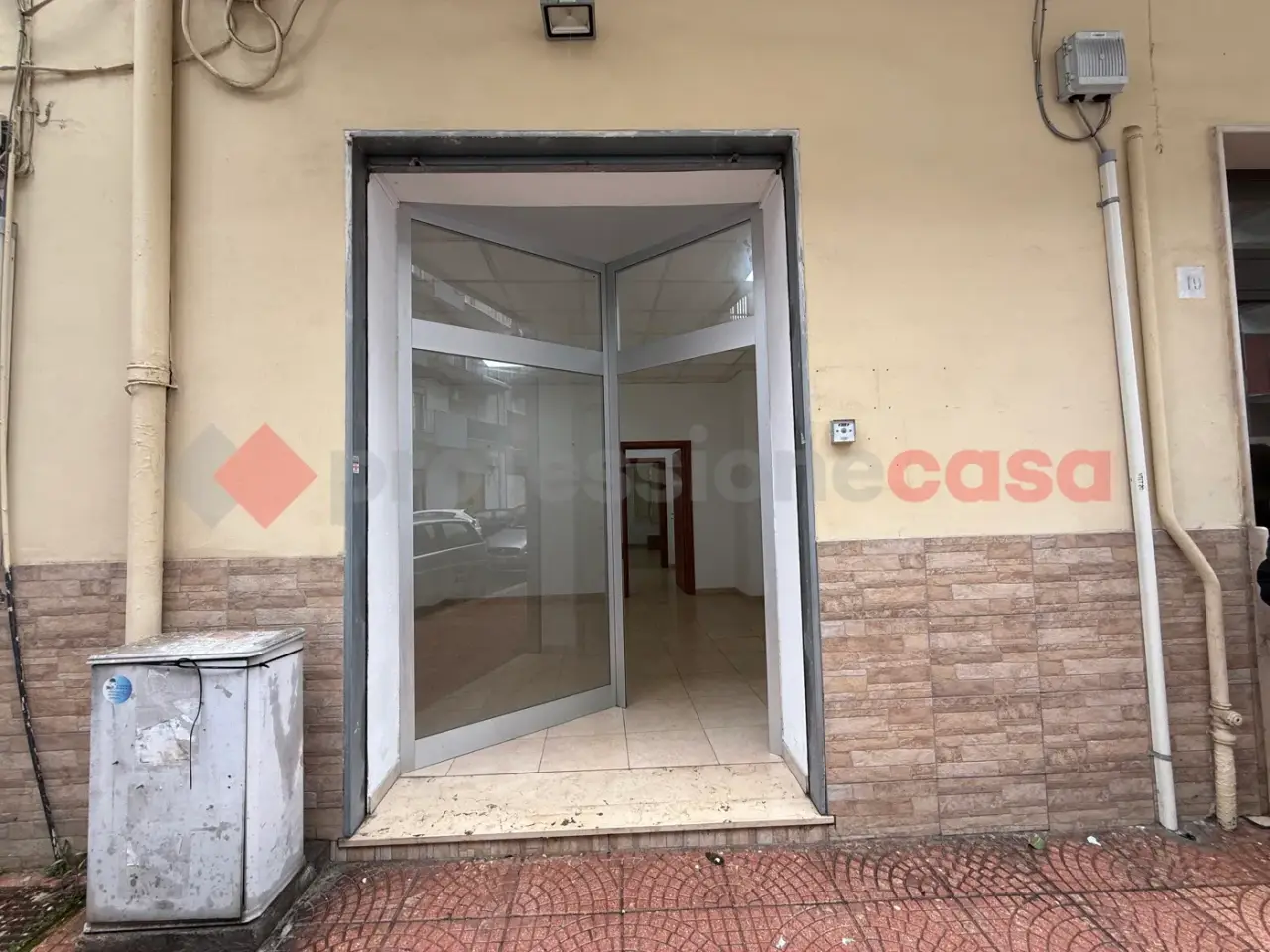 Negozio in Via Corsica 19, Taranto, {3} - Foto 2