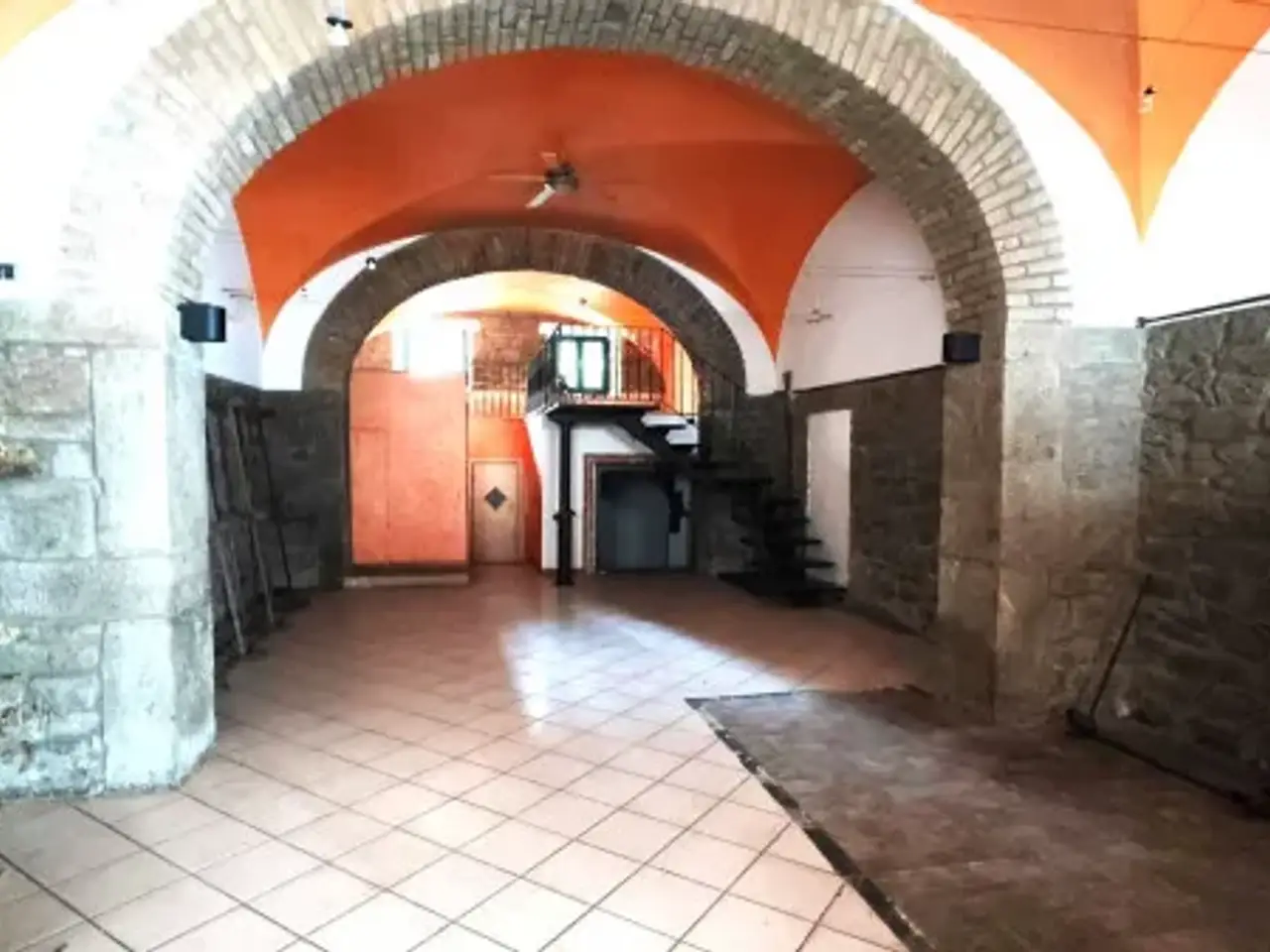 Negozio in Via Cardinal Pietro La Fontaine, Viterbo, {3} - Foto 1