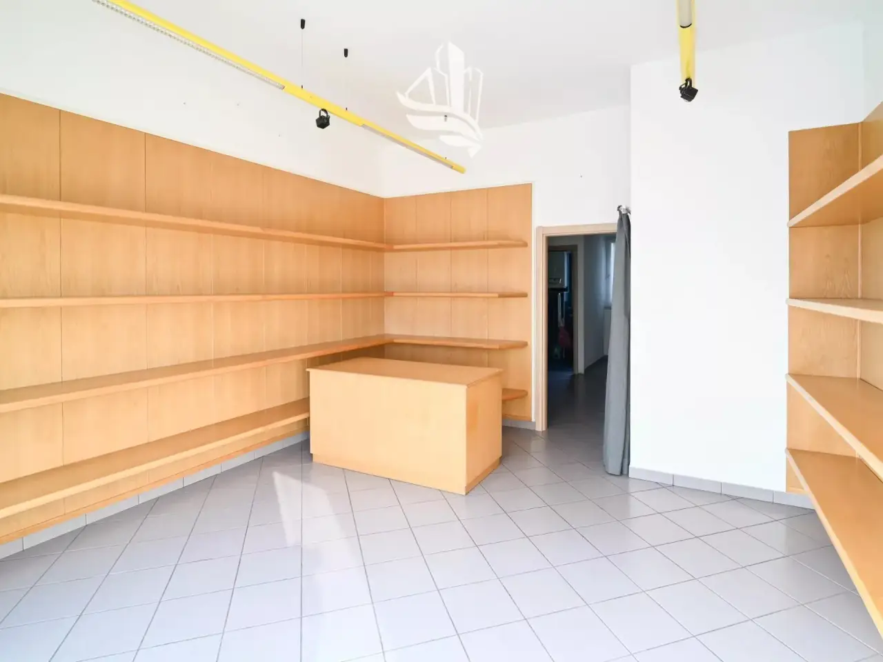 Negozio in Via Resia, Bolzano, {3} - Foto 1
