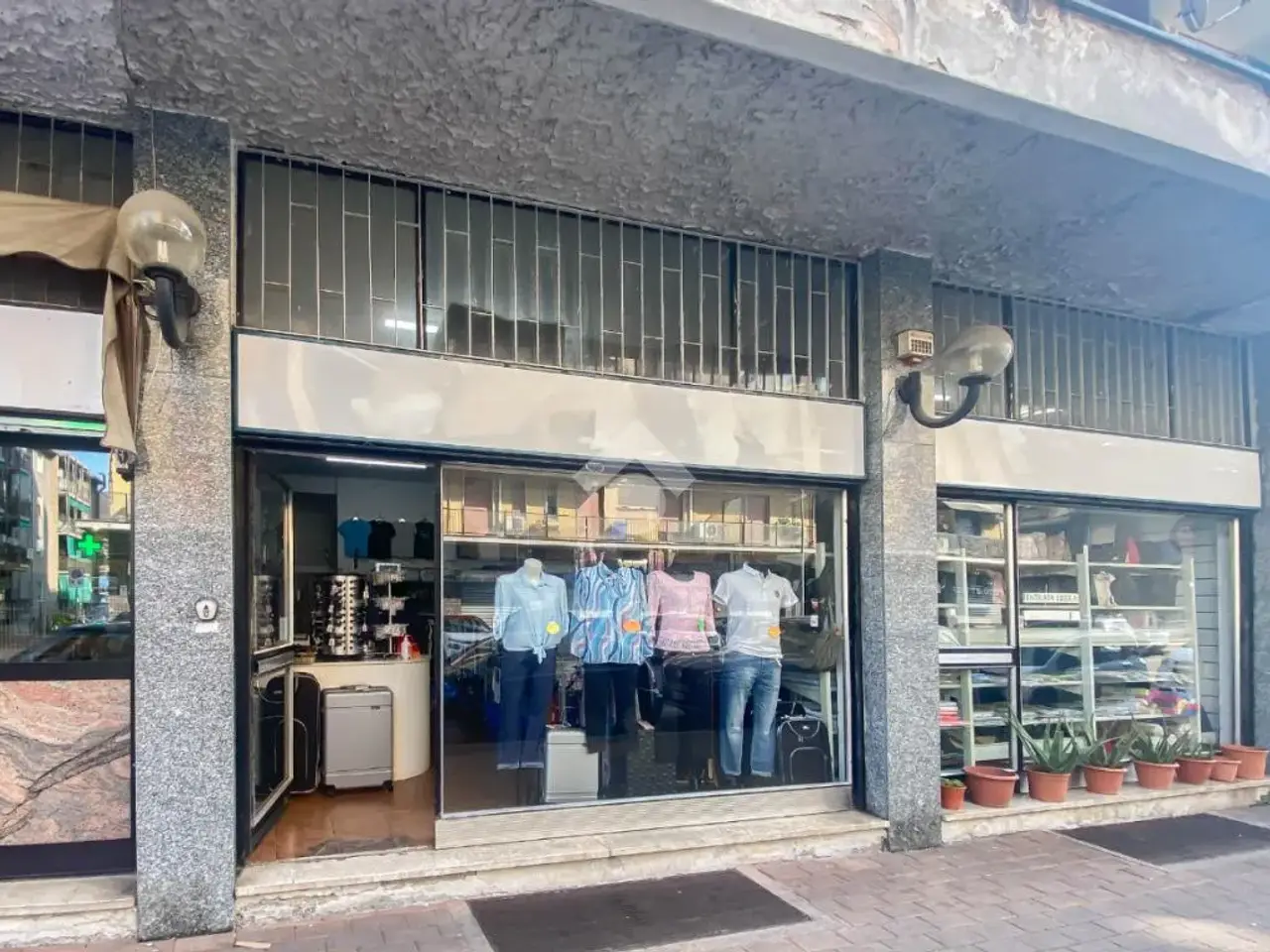 Negozio in Via Sanremo 6, San Giuliano Milanese, {3} - Foto 2