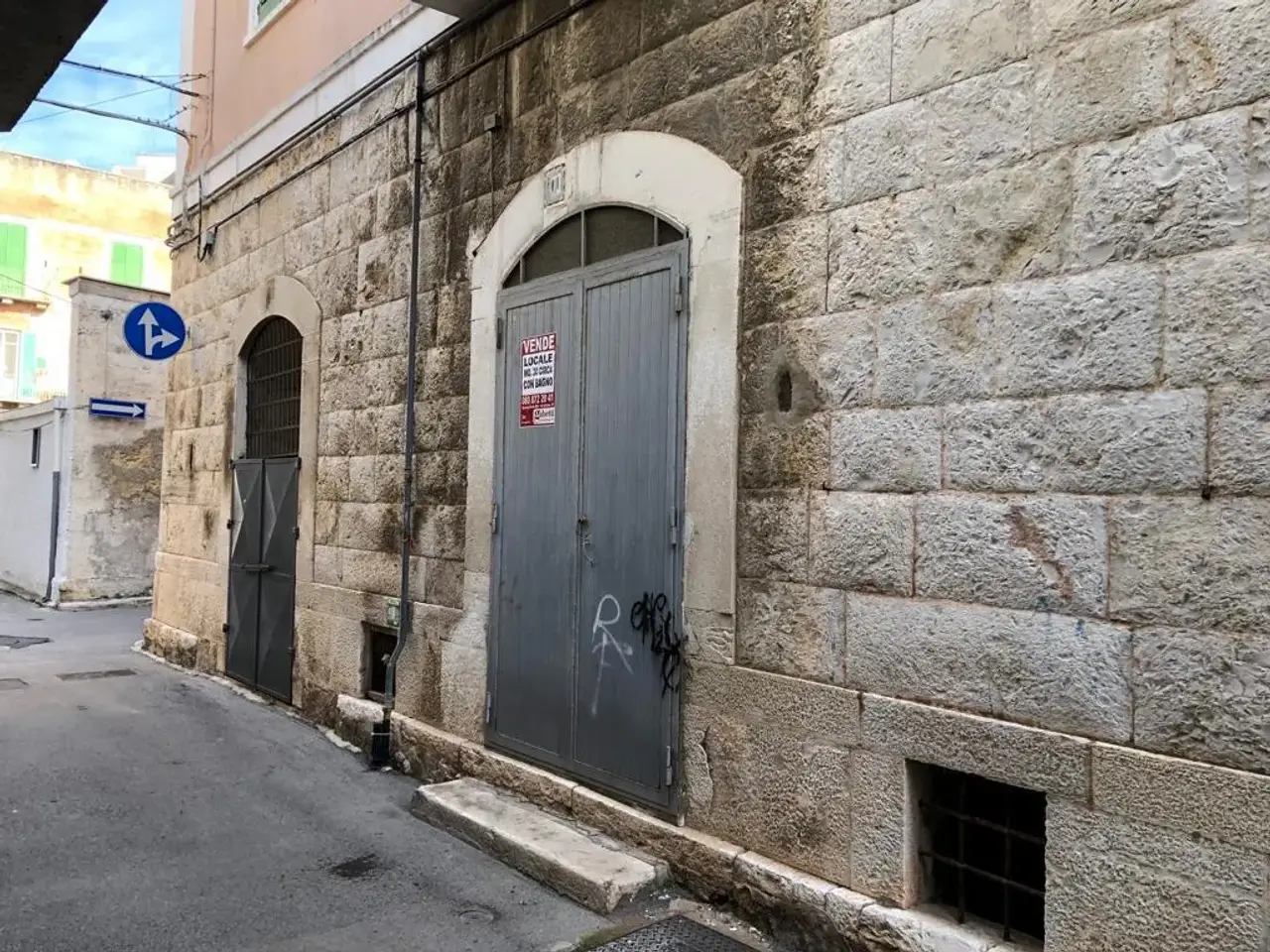 Magazzino in Zona Corso Mazzini, Corato, {3} - Foto 1