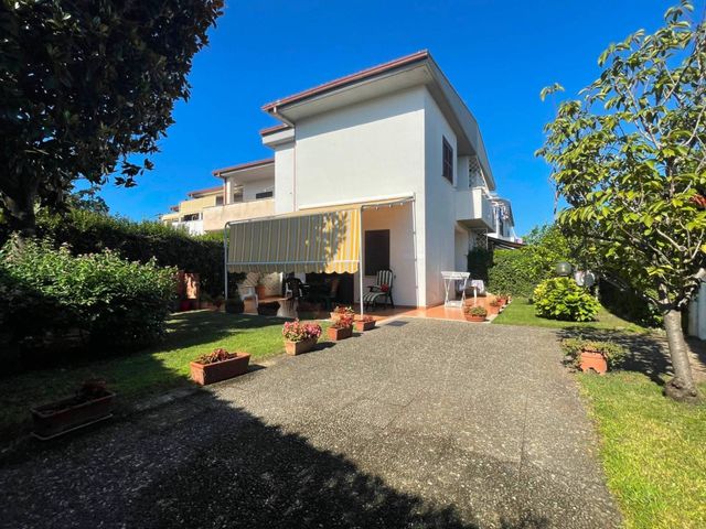 Terraced house in Via Edoardo Federici, Fondi - Photo 1