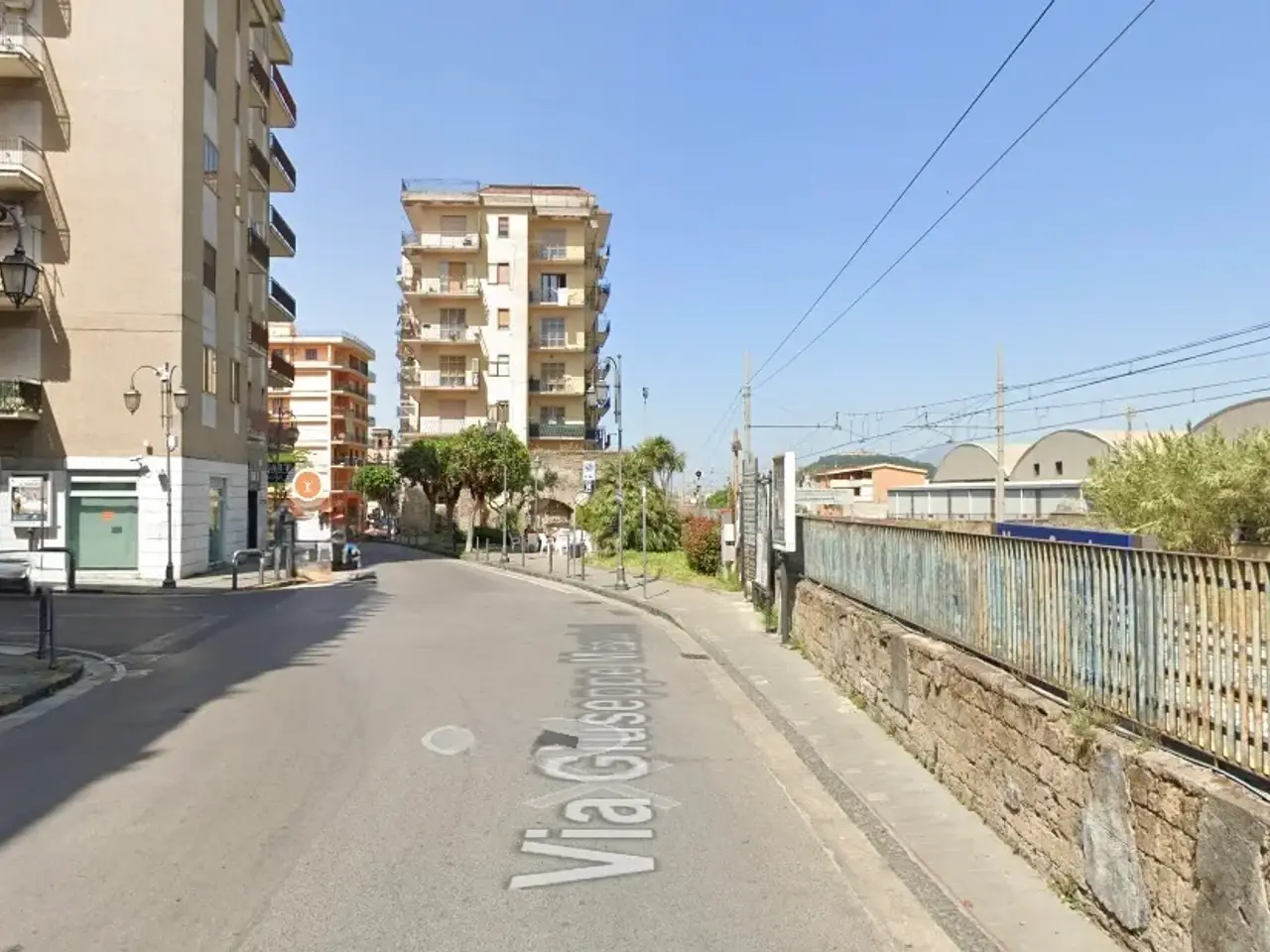 Negozio in Via Giuseppe Mazzini 10, Nocera Superiore, {3} - Foto 1