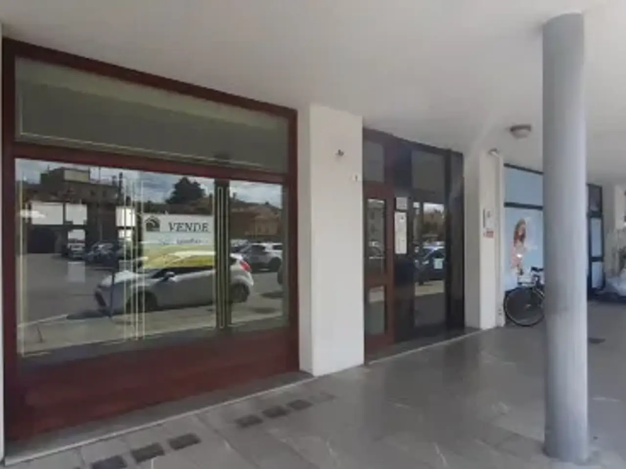 Negozio in Piazza della Resistenza, Cividale Del Friuli, {3} - Foto 1