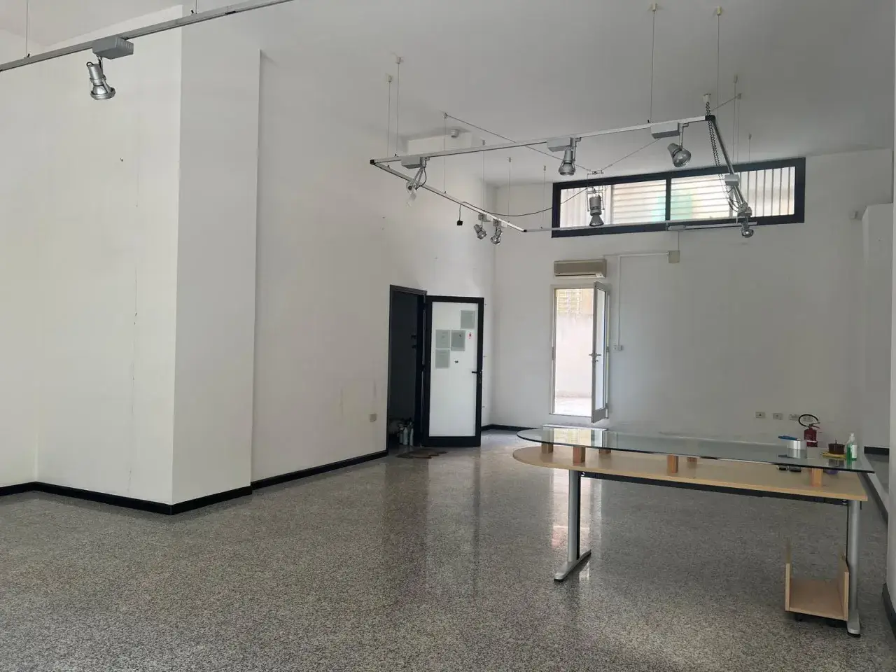 Negozio in , Cagliari, {3} - Foto 1