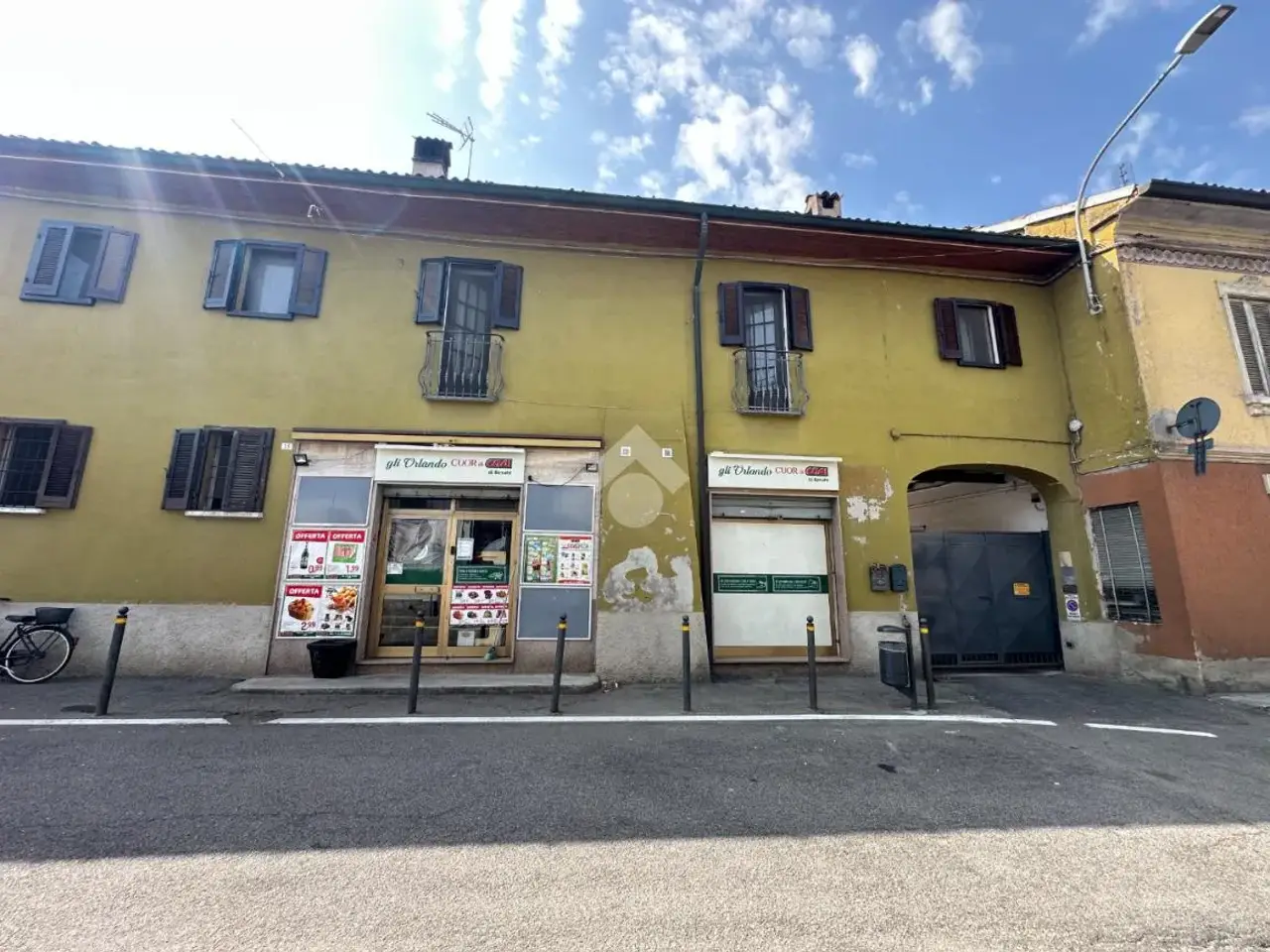 Palazzina commerciale in Via Bergoglio Pisani 13, Besate, {3} - Foto 1