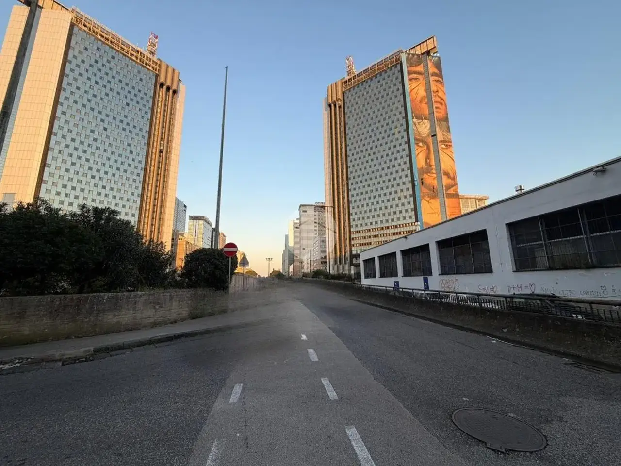 Negozio in Corso Meridionale 50, Napoli, {3} - Foto 1