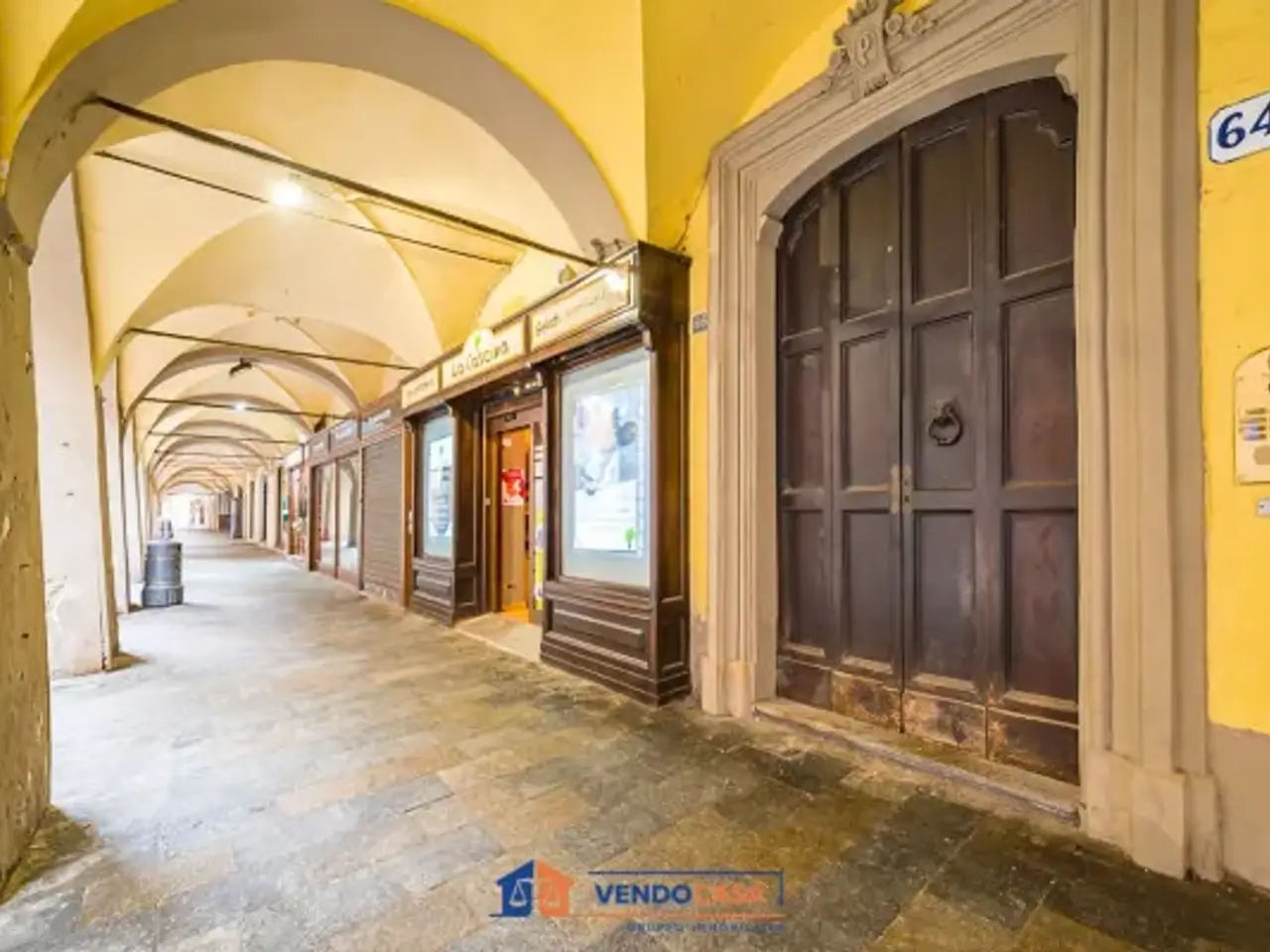 Negozio in Via Ferruccio Valobra 64, Carmagnola, {3} - Foto 1