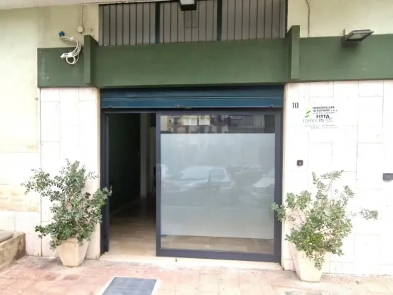 Negozio in , Trani, {3} - Foto 1