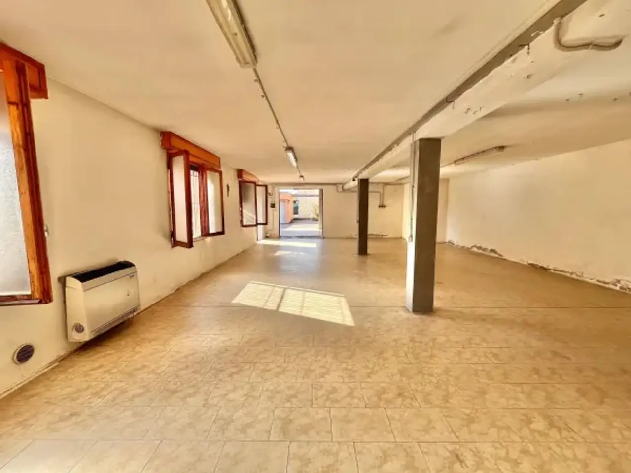 Capannone in Via Giuseppe Garibaldi 48, Moglia, {3} - Foto 2