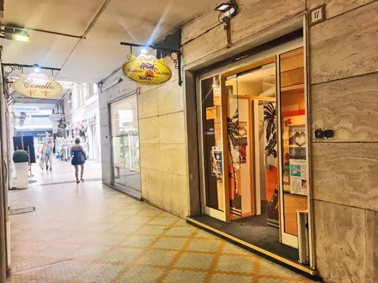 Negozio in Galleria Raggio 17, Rapallo, {3} - Foto 1