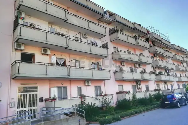 Trilocale in Viale Giuseppe Verdi 33, Montecorvino Pugliano - Foto 1