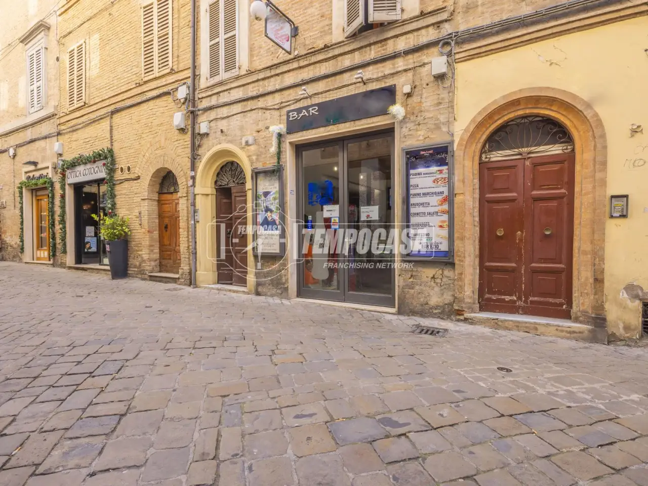 Negozio in Via Giuseppe Garibaldi, Macerata, {3} - Foto 1