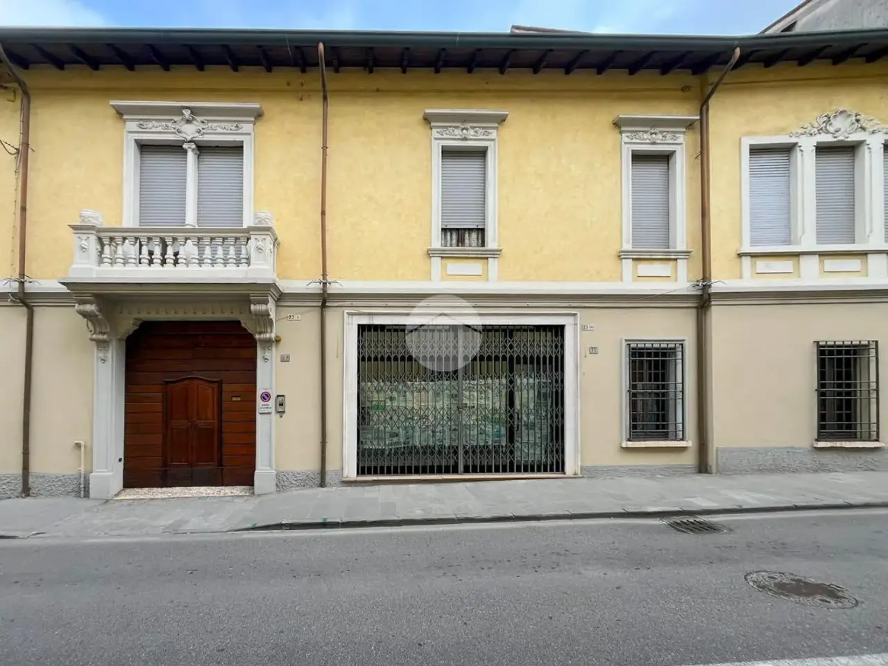 Negozio in Via Giuseppe Garibaldi 27, Castiglione Delle Stiviere, {3} - Foto 1
