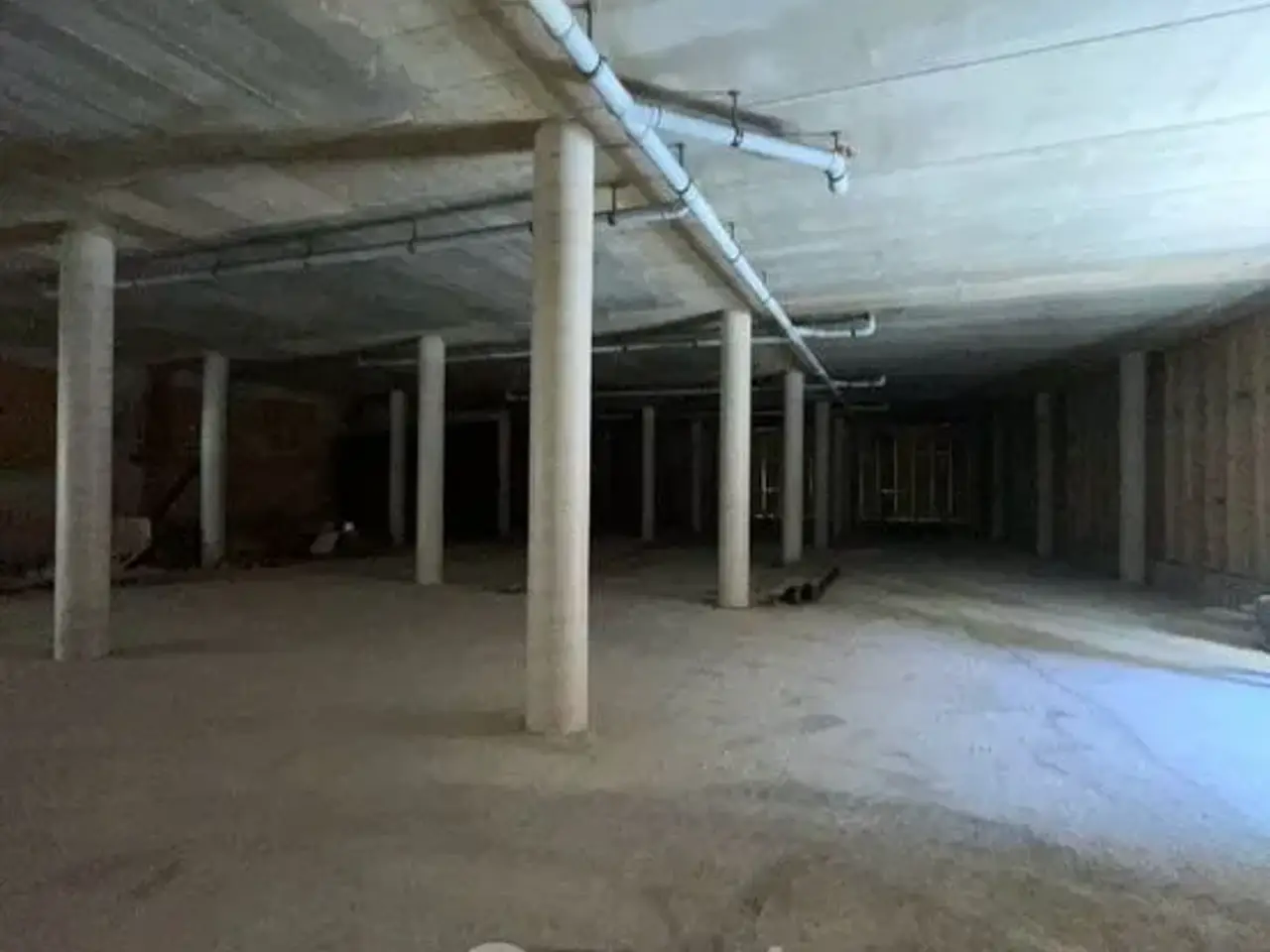 Esercizio commerciale in , Livorno, {3} - Foto 2