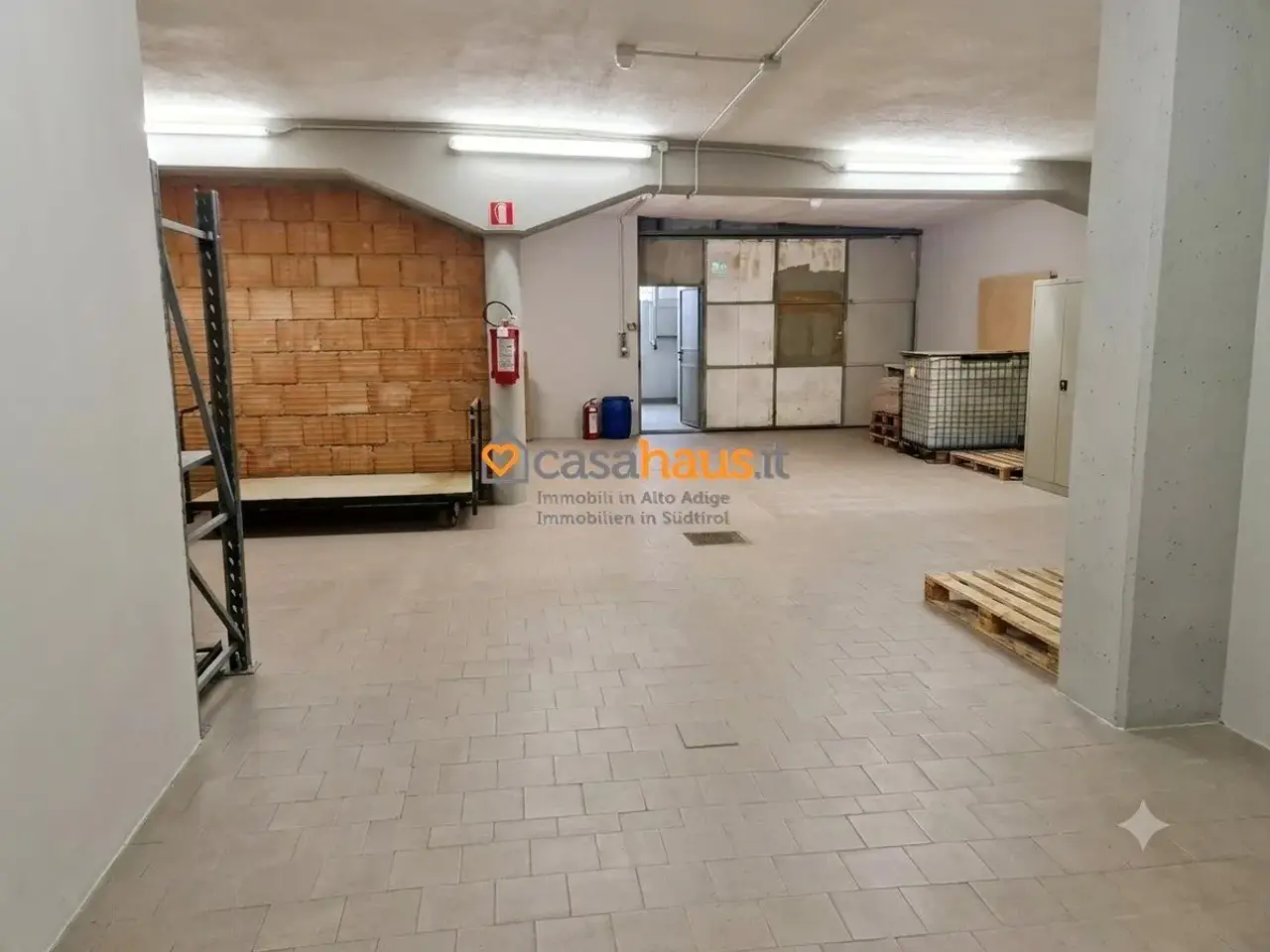 Magazzino in , Bolzano, {3} - Foto 1